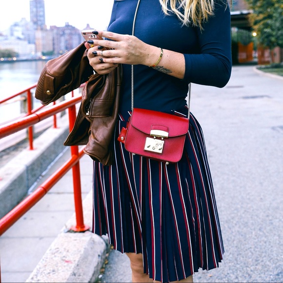 Banana Republic Dresses & Skirts - Banana Republic Striped A-Line Pleated Miniskirt